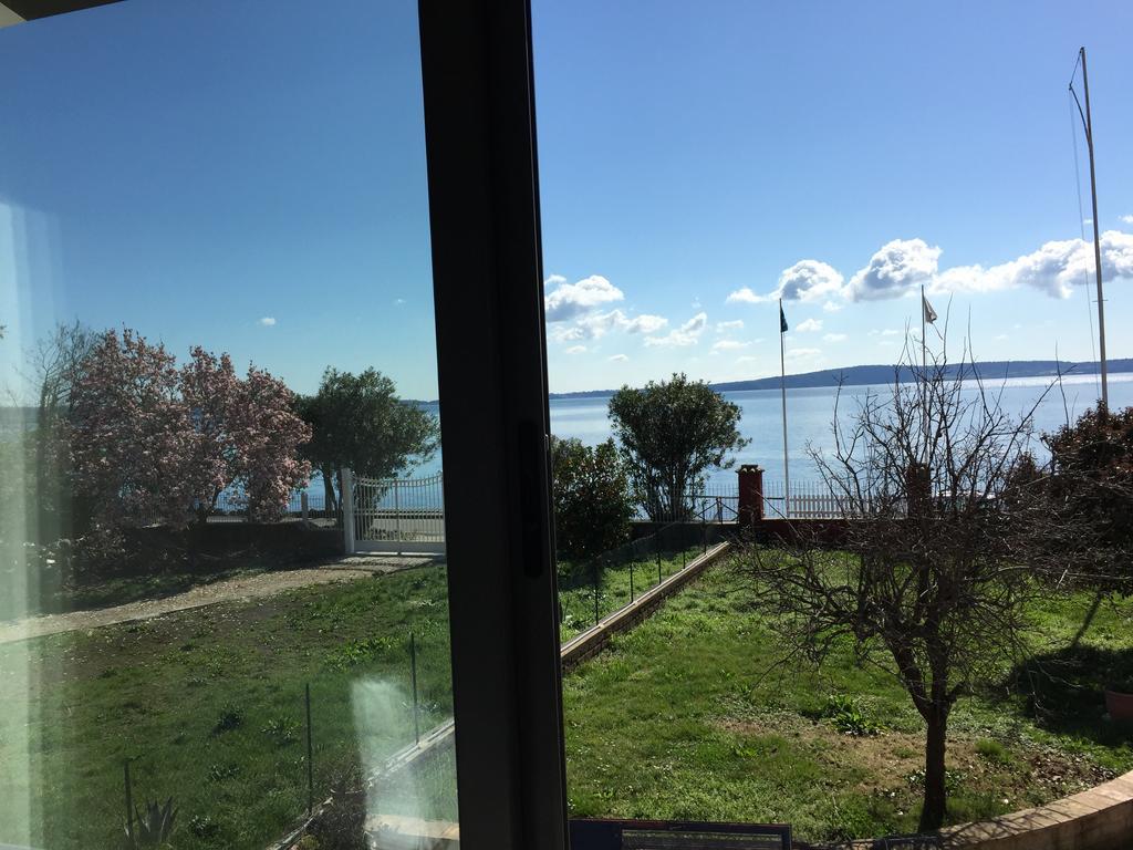 Verde Blu Lakefront Boutique Holiday Apartments 트레비나노로마노 외부 사진