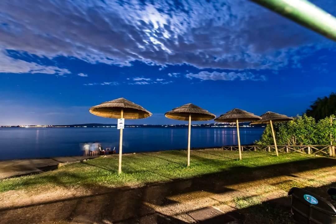 Verde Blu Lakefront Boutique Holiday Apartments 트레비나노로마노 외부 사진